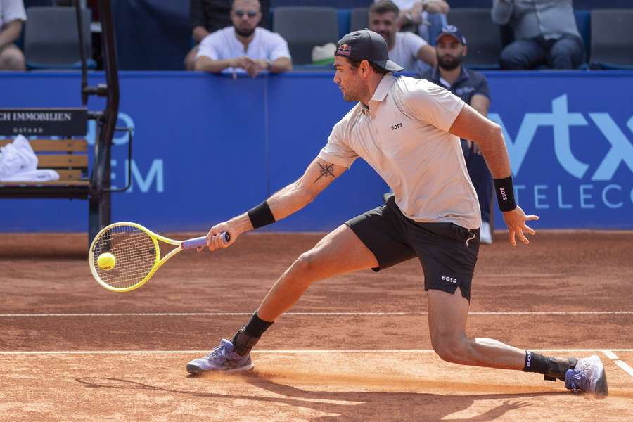 A grande vitória de Berrettini contra Tsitsipas na meia-final do ATP 250