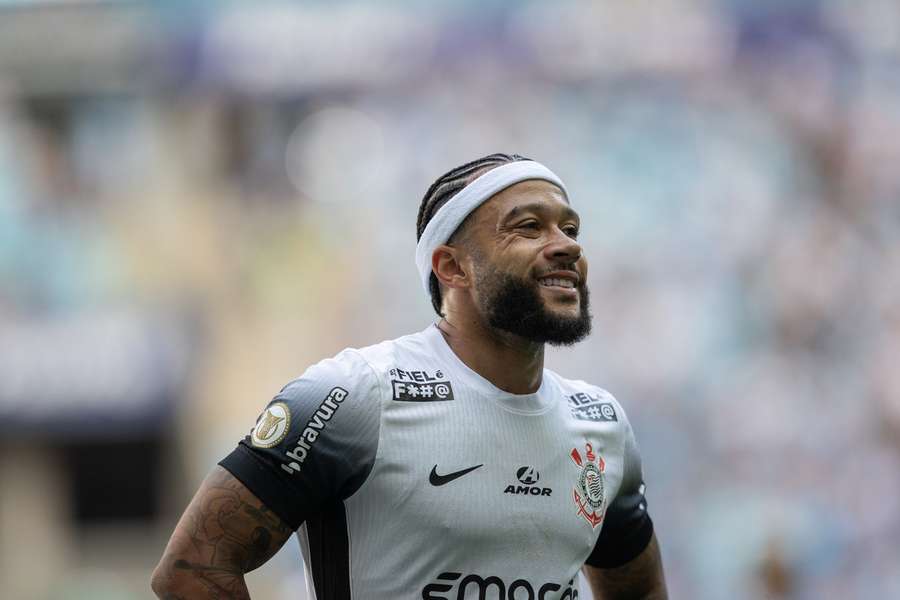 Memphis Depay fez uma grande partida em Porto Alegre