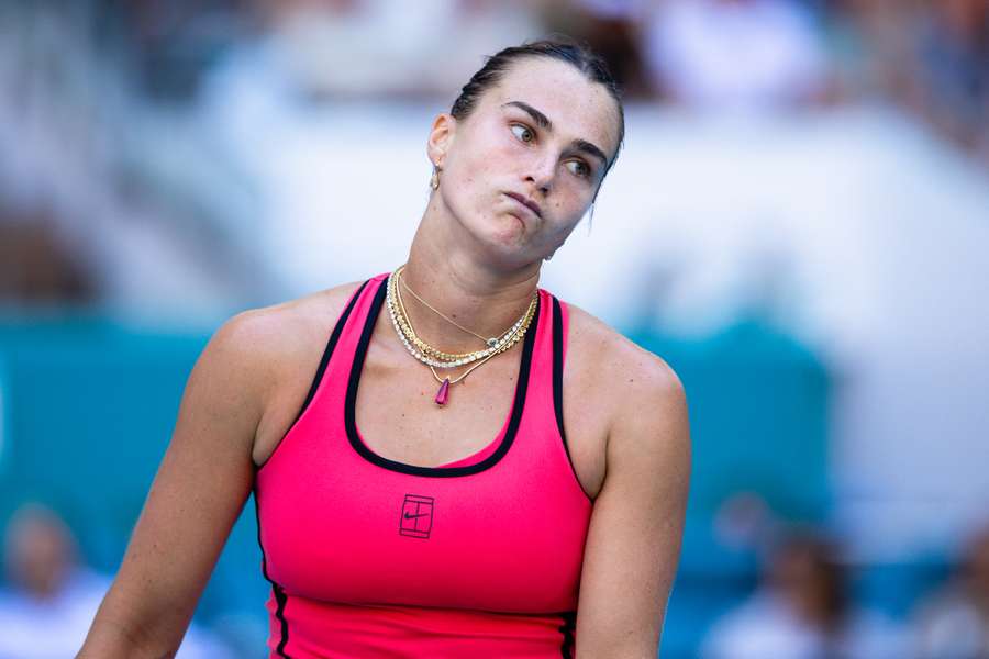 Sabalenka renuncia al torneo de Stuttgart por lesión Sabalenka renuncia al torneo de Stuttgart por lesión