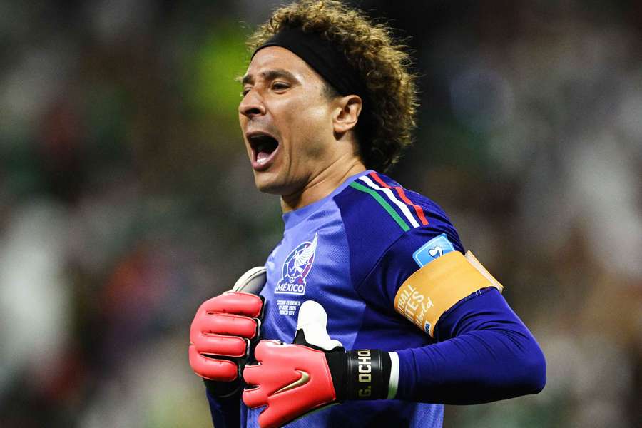 Ochoa entrou no segundo tempo de República Tcheca x México