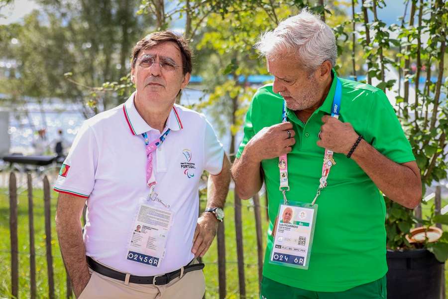 José Lourenço, presidente do Comité Paralímpico de Portugal, acompanhado pelo chefe de missão paralímpica portuguesa Luís Figueiredo