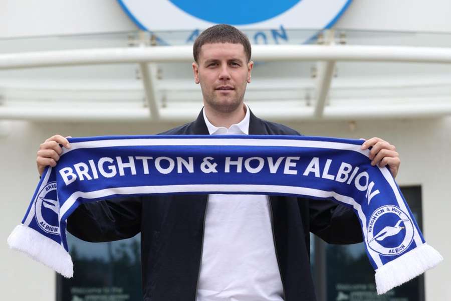 Hürzeler estreou no Brighton nesta temporada