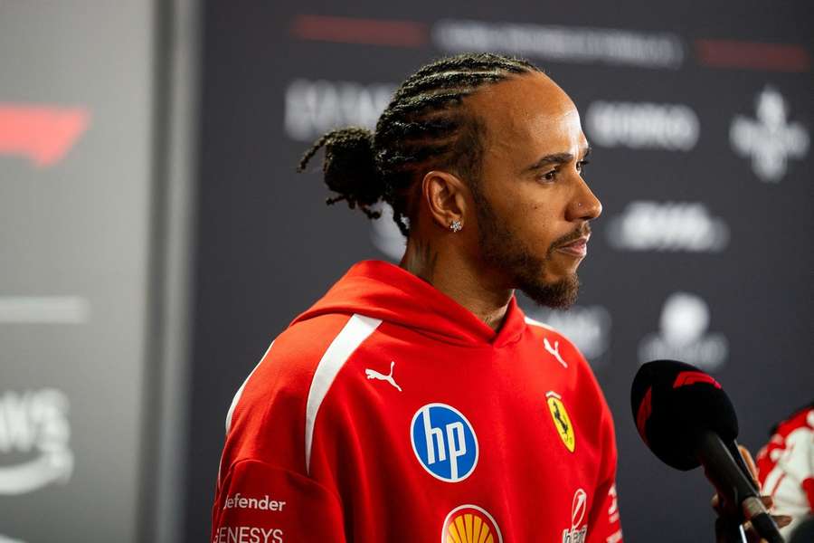 Hamilton arrives in Suzuka
