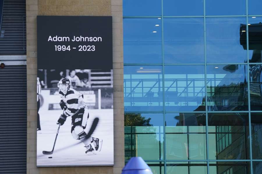 Adam Johnson, de los Nottingham Panthers, recordado este lunes en Nottingham
