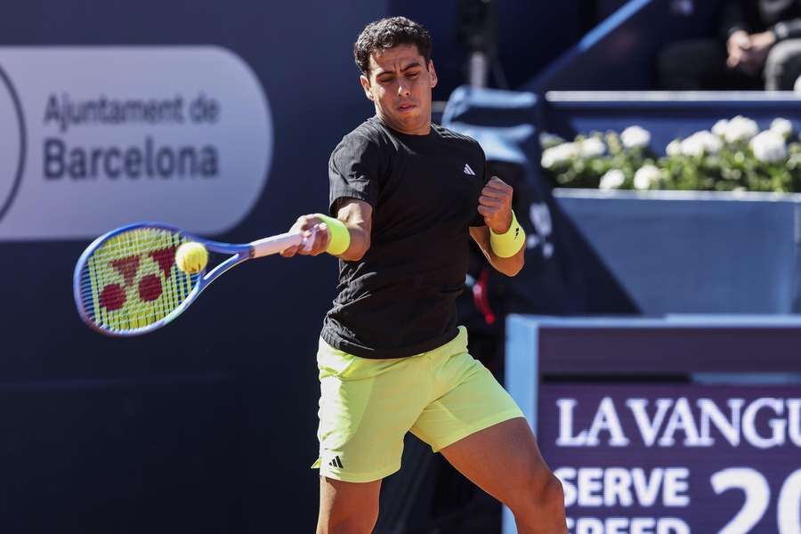 Jaume Munar golpea la bola en Barcelona