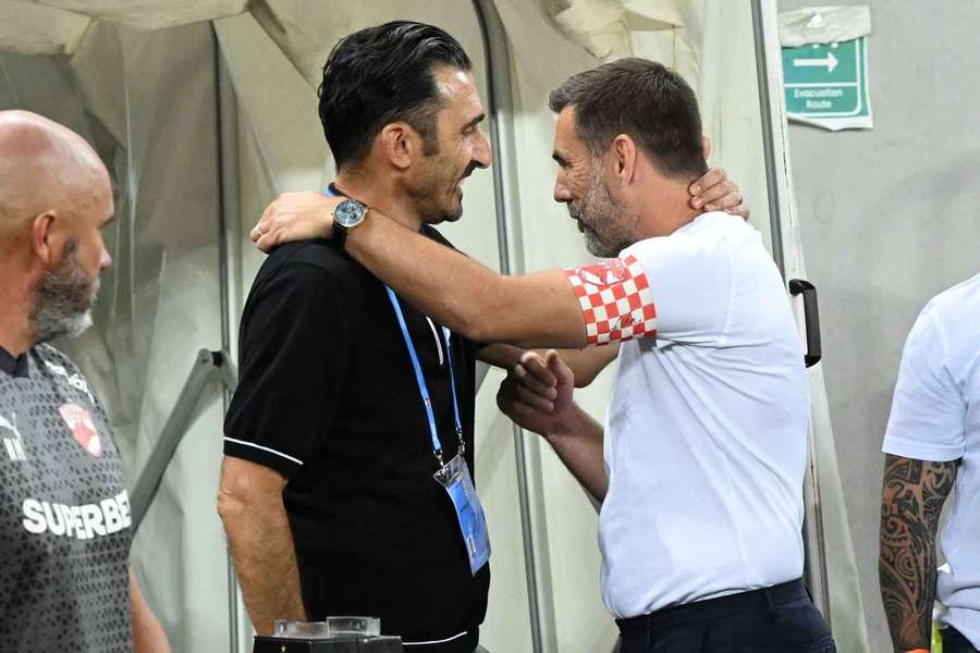 Zeljko Kopic, antrenorul lui Dinamo, și Elias Charalambous, tehnicianul lui FCSB Zeljko Kopic, antrenorul lui Dinamo, și Elias Charalambous, tehnicianul lui FCSB