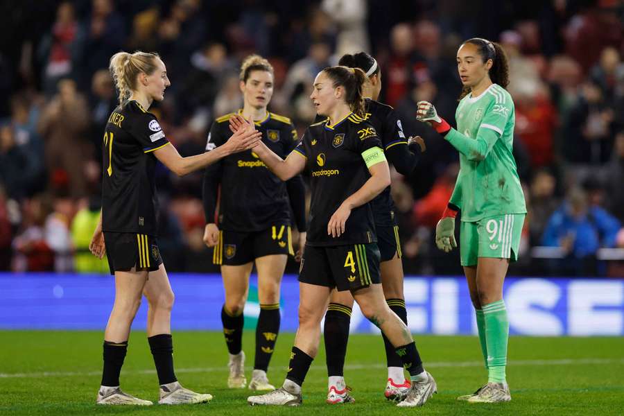 Manchester United's Maya Le Tissier and teammates celebrate after the match