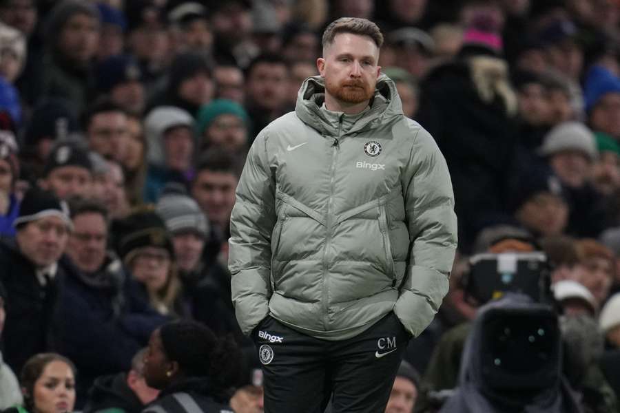 Calum McFarlane vai ser adjunto de Rosenior no Chelsea Calum McFarlane vai ser adjunto de Rosenior no Chelsea