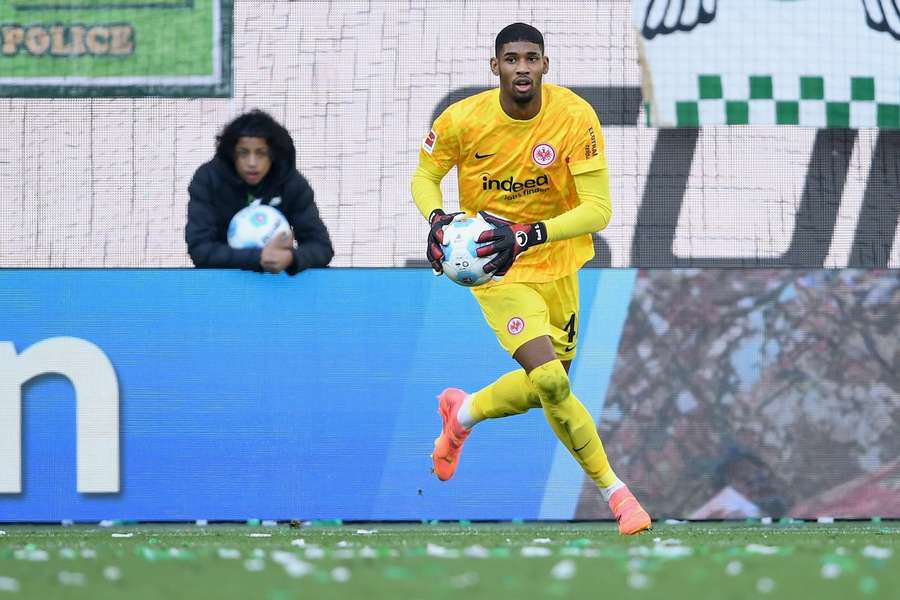 Kaua Santos fejrede en vellykket debut for Eintracht Frankfurt i Wolfsburg.