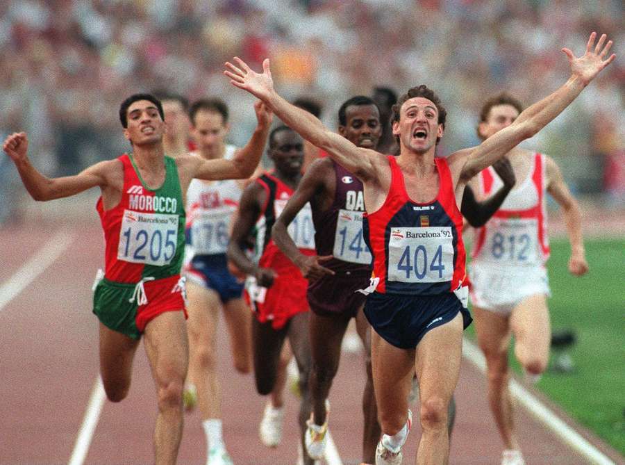 Fermín Cacho, en el momento en el que gana el oro olímpico en 1500 metros en Barcelona 1992