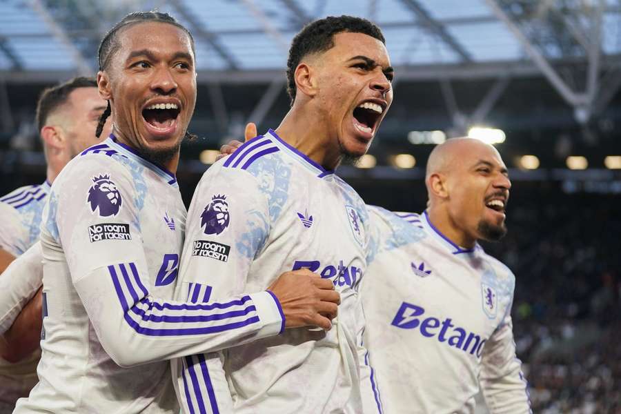 Aston Villa se po slabším začátku rozjela ke skvělým výkonům.