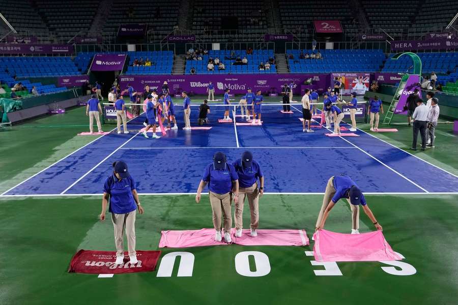 Tenis Flash: Nie doczekamy się dziś meczu Świątek? Opady deszczu w Seulu