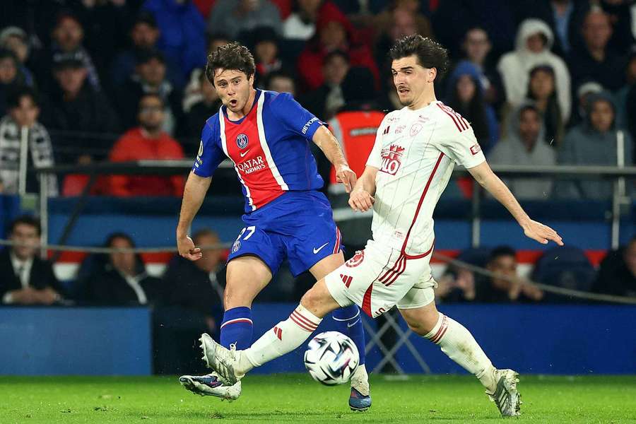 Il Psg va in campo stasera a Lens
