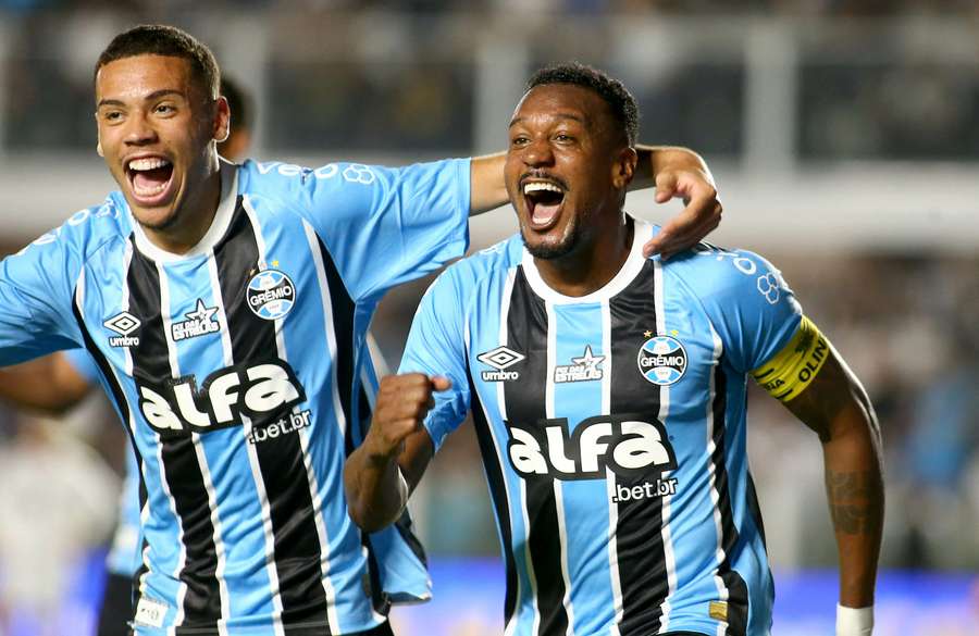 Edenílson fez o gol do Grêmio na partida