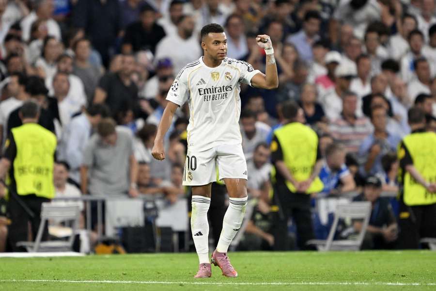 Mbappé celebra uno de sus goles ante el Marsella