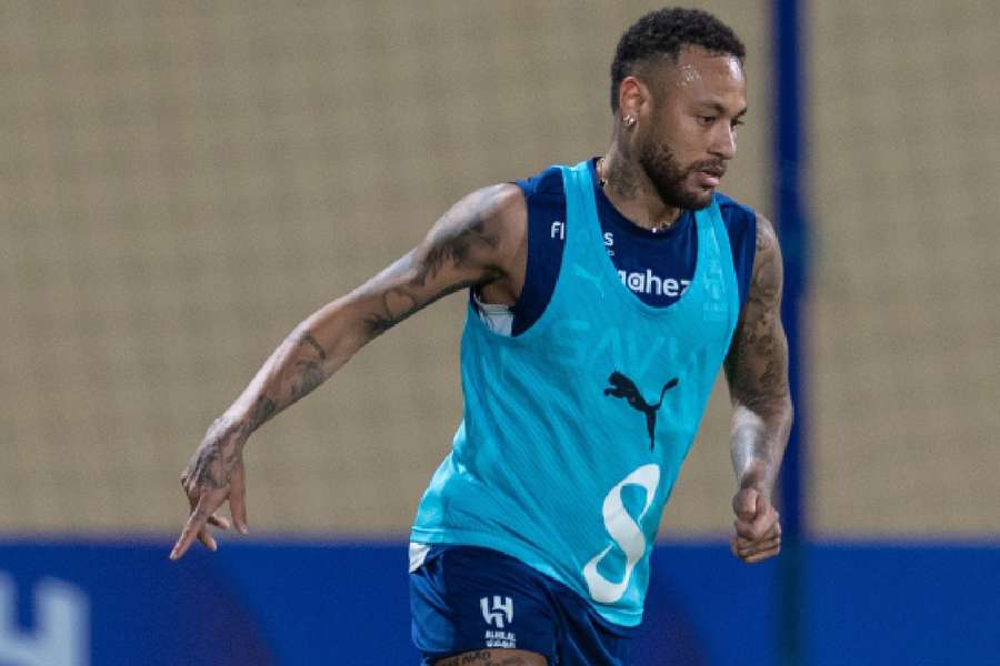 Neymar já vem treinando com o restante do elenco do Al-Hilal