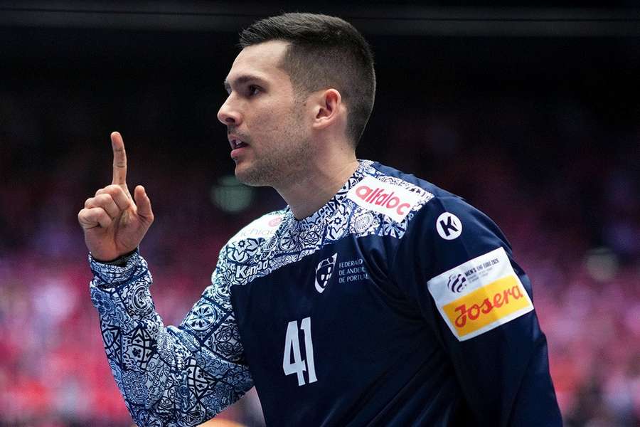 Capdeville falou aos jornalistas