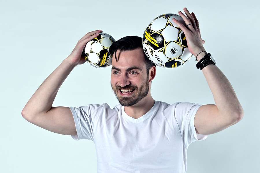 Bývalý fotbalový novinář Jan Podroužek přijal trenérskou výzvu ve slavném klubu. Bývalý fotbalový novinář Jan Podroužek přijal trenérskou výzvu ve slavném klubu.