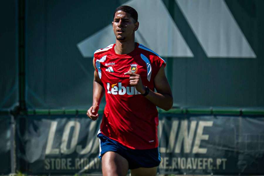 Gustavo Mancha fica no Rio Ave cedido pelo Olympiacos