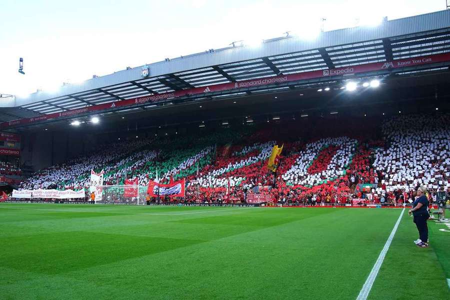 Anfield prestou homenagem sentida a Diogo Jota