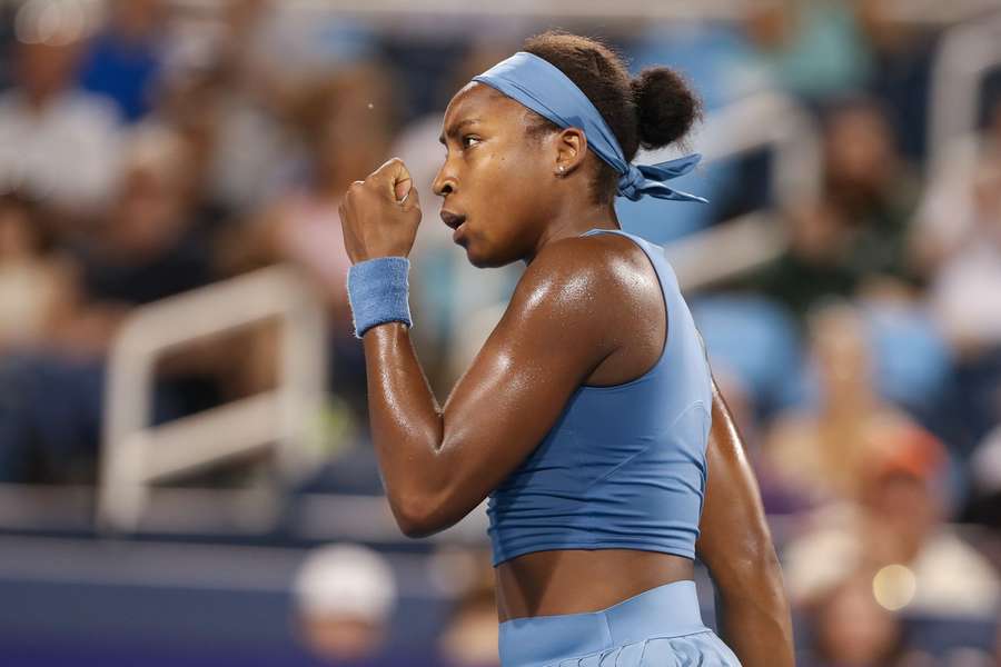 Coco Gauff sărbătorește victoria împotriva Martei Kostyuk