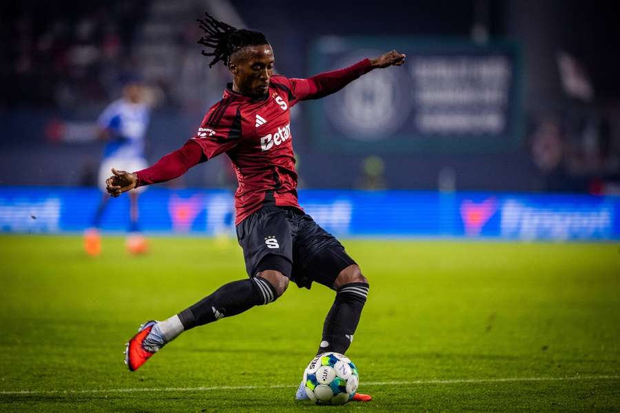 Záložník pražské Sparty Santiago Eneme se podívá na AFCON Záložník pražské Sparty Santiago Eneme se podívá na AFCON