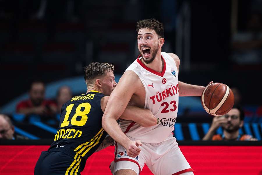 Sengun holds off Gaddefors as Turkey edge past Sweden