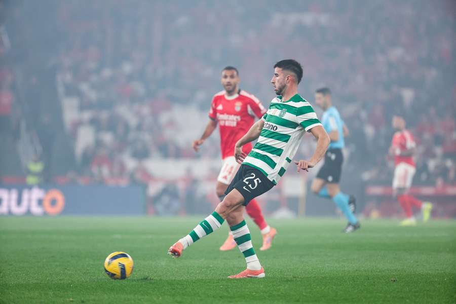 Gonçalo Inácio em ação no dérbi com o Benfica