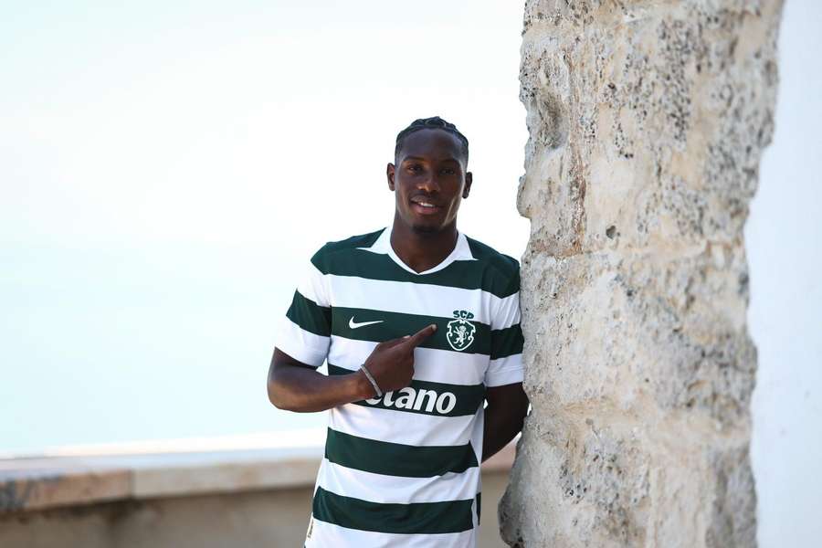 Ibrahima Ba com a camisola do Sporting
