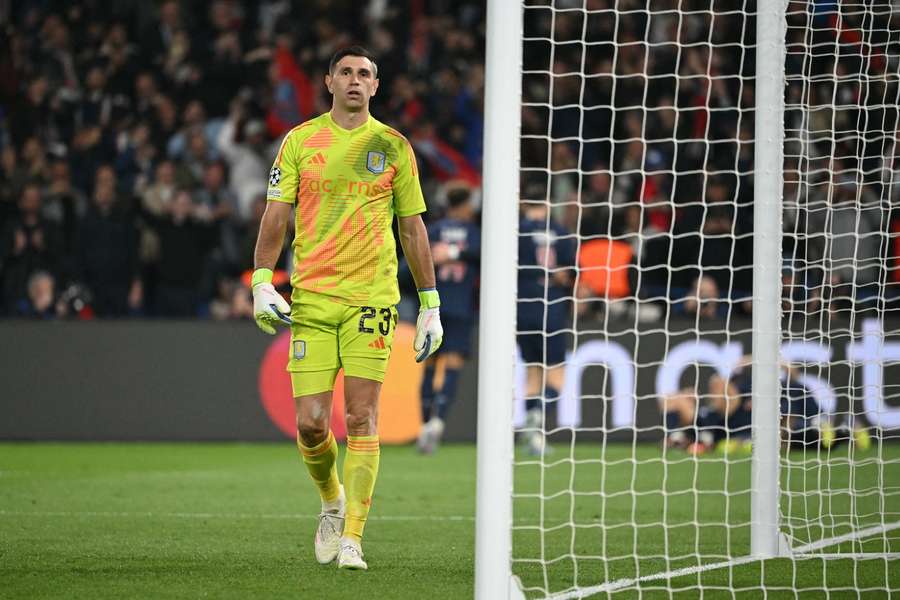 Villa stunned by Man Utd attempt for Martinez