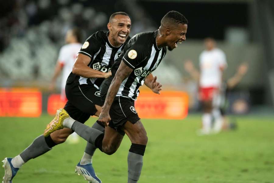 Tchê Tchê fez o gol da vitória do Botafogo para cima do Red Bull Bragantino, no Nilton Santos