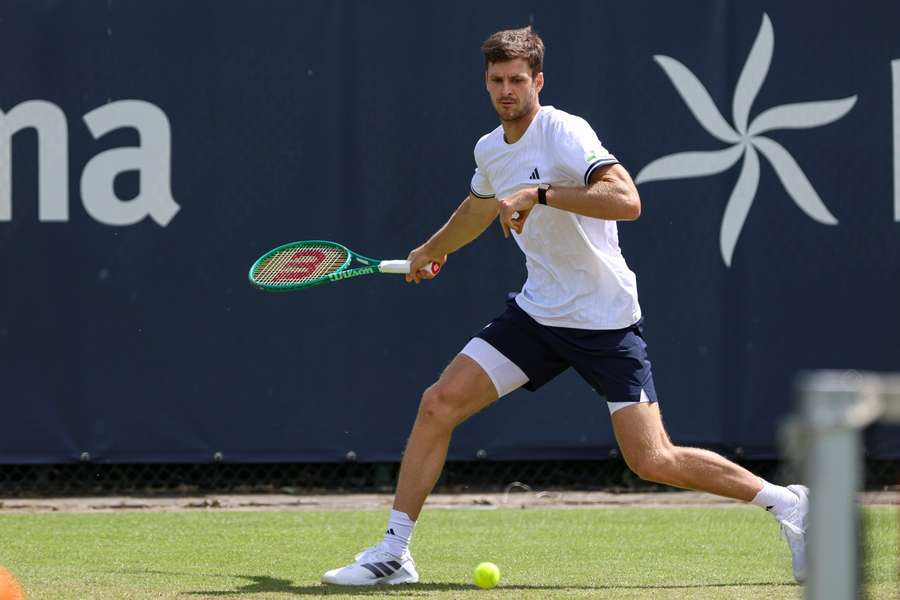 Tenis Flash: Trwa walka na trawie. Hurkacz zagra o ćwierćfinał w Halle Tenis Flash: Trwa walka na trawie. Hurkacz zagra o ćwierćfinał w Halle