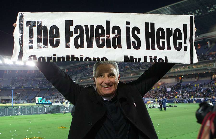 Tite foi campeão mundial com o Corinthians em 2012 Tite foi campeão mundial com o Corinthians em 2012