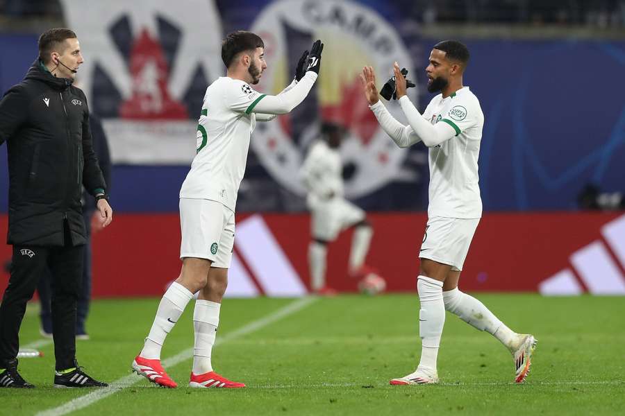 St. Juste deu lugar a Gonçalo Inácio aos 29 minutos do jogo com o RB Leipzig