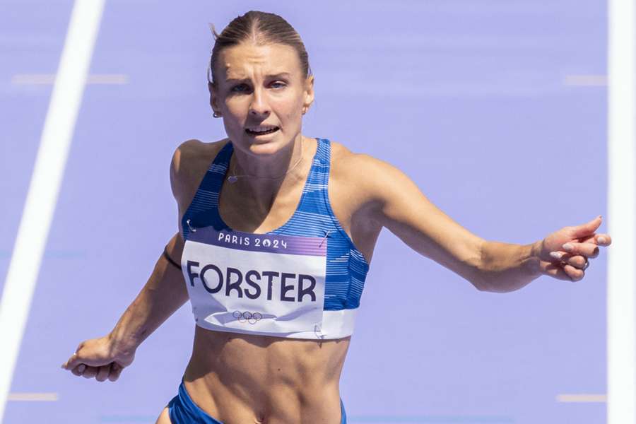 Forsterová v Paríži zostáva, ešte ju čaká disciplína 100 m prekážky.