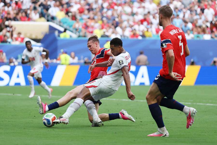 Jude Bellingham scoring England's first versus Norway.