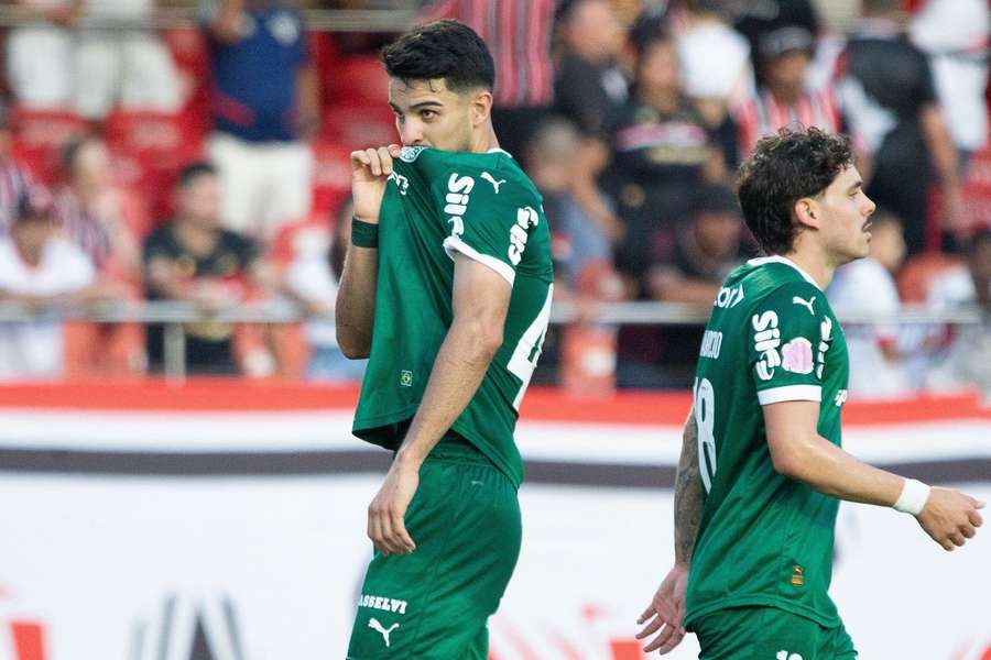 Flaco López fez golaço em virada do Palmeiras