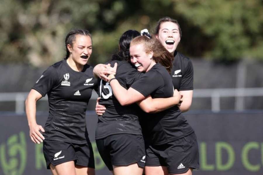 New Zealand beat Wales while England overcame France