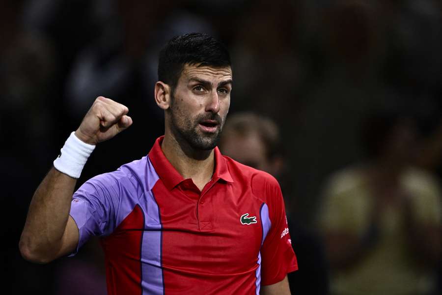 Djokovic ya está  'semis' de París-Bercy.