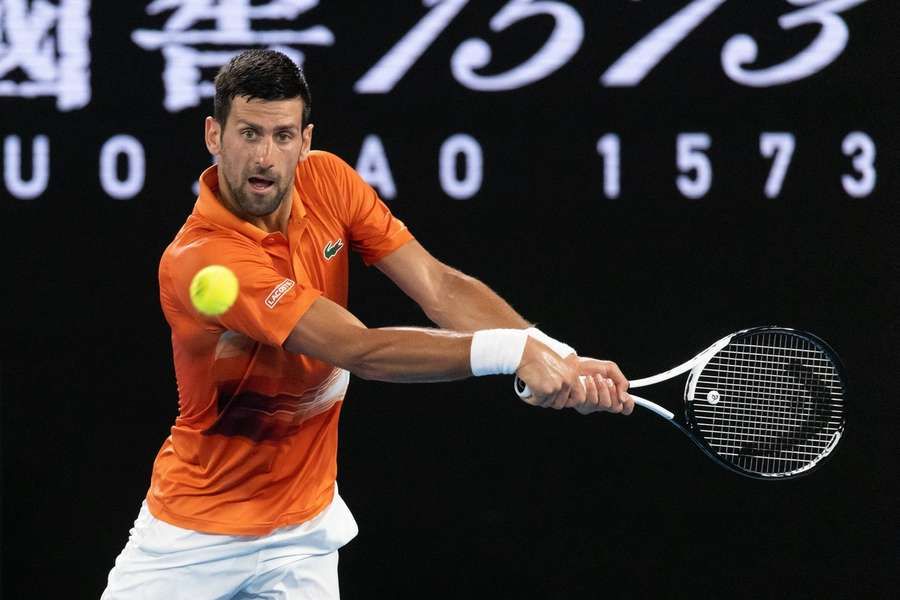 Djokovič může v počtu grandslamových trofejí dorovnat obhájce titulu Nadala