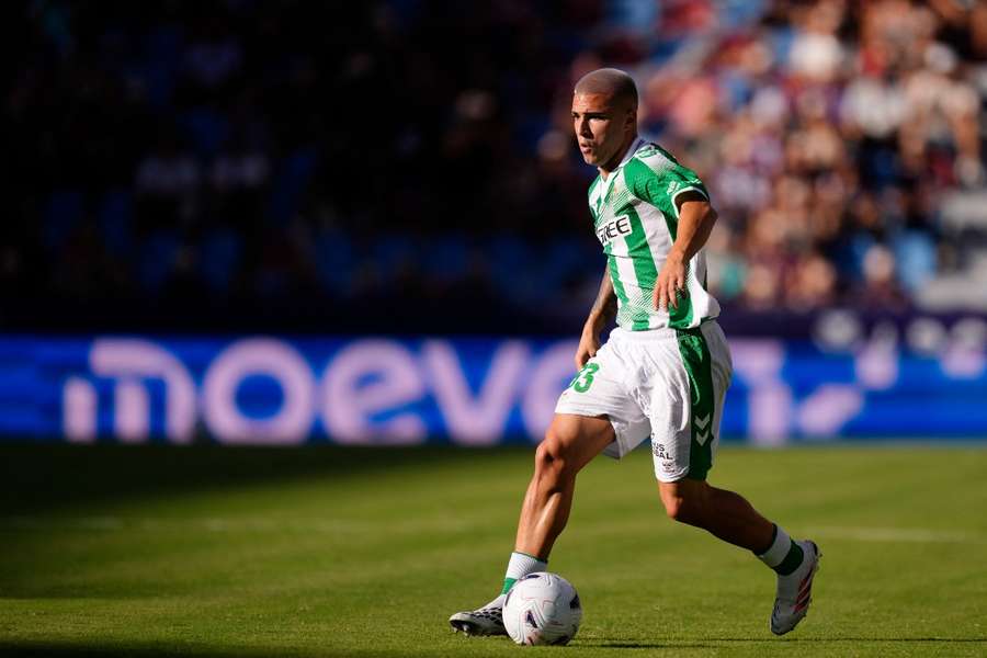 Pablo García jura amor eterno el Betis y sueña con su vuelta