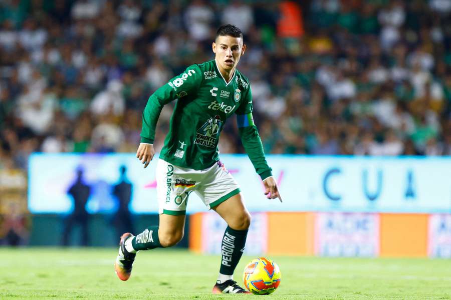 James Rodríguez, con el León