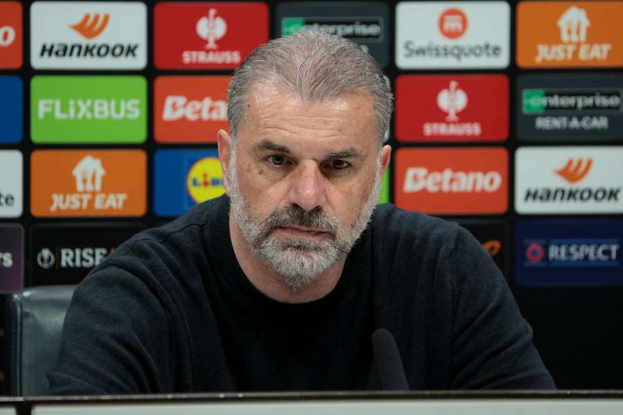 Postecoglou en conférence d'après-match jeudi.