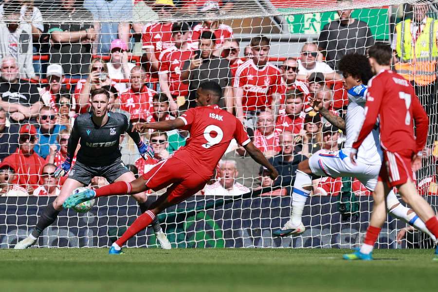Carragher questions whether Isak up to leading Liverpool line Carragher questions whether Isak up to leading Liverpool line