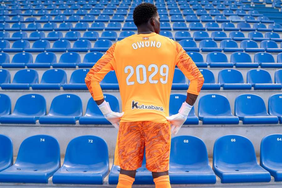 Jesús Owono seguirá en la plantilla del Deportivo Alavés hasta 2029