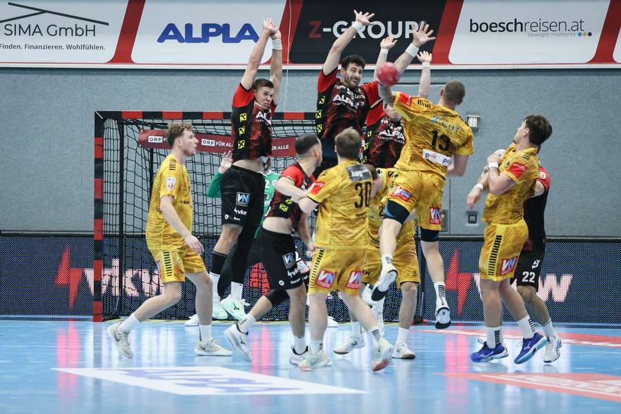 MEHЯ LEBEN HNDBL3BEAT: Zweiter Vorrunden-Spieltag im Zeichen des Kampfes um die Finaltickets MEHЯ LEBEN HNDBL3BEAT: Zweiter Vorrunden-Spieltag im Zeichen des Kampfes um die Finaltickets