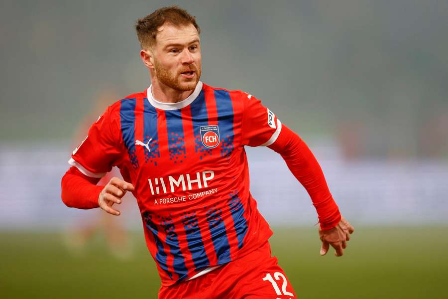 Budu Zivzivadze im Heidenheim-Trikot