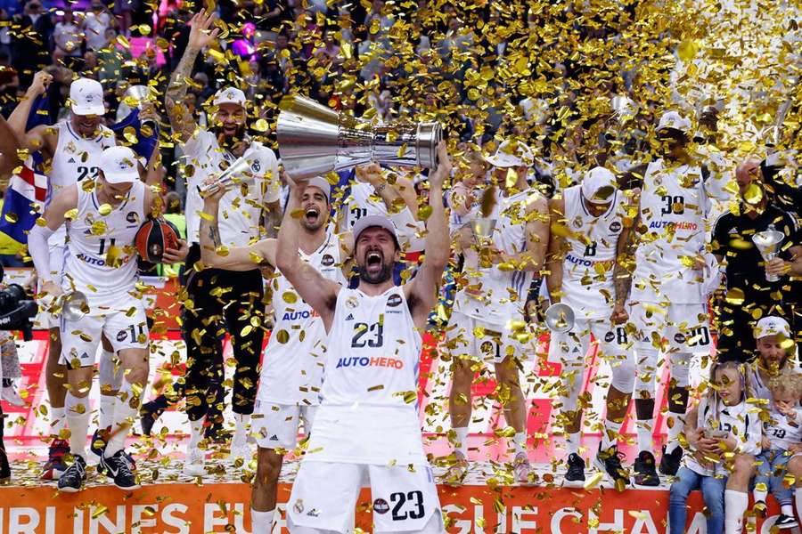 Sergio Llull ergue o décimo primeiro título da Euroliga do Real Madrid depois de derrotar o Olympiacos na final em Kaunas