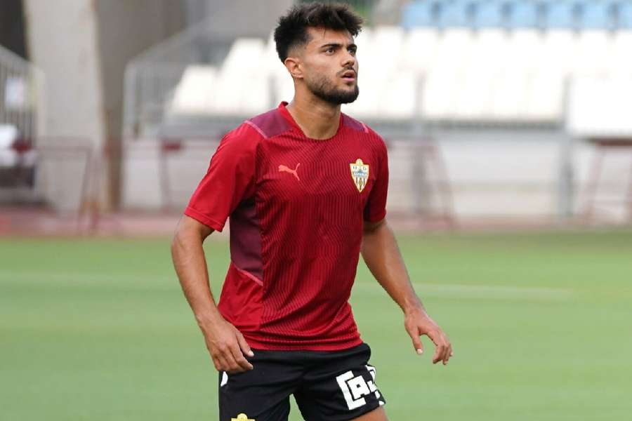 Arnau Puigmal, jogador do Almeria