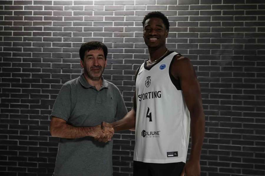 Malik Bowman passou por Sporting, Lusitânia e Imortal Malik Bowman passou por Sporting, Lusitânia e Imortal